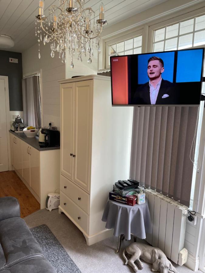 Cosy Cabin By The Seaside With Hot Tub Apartamento Birchington-on-Sea Exterior foto