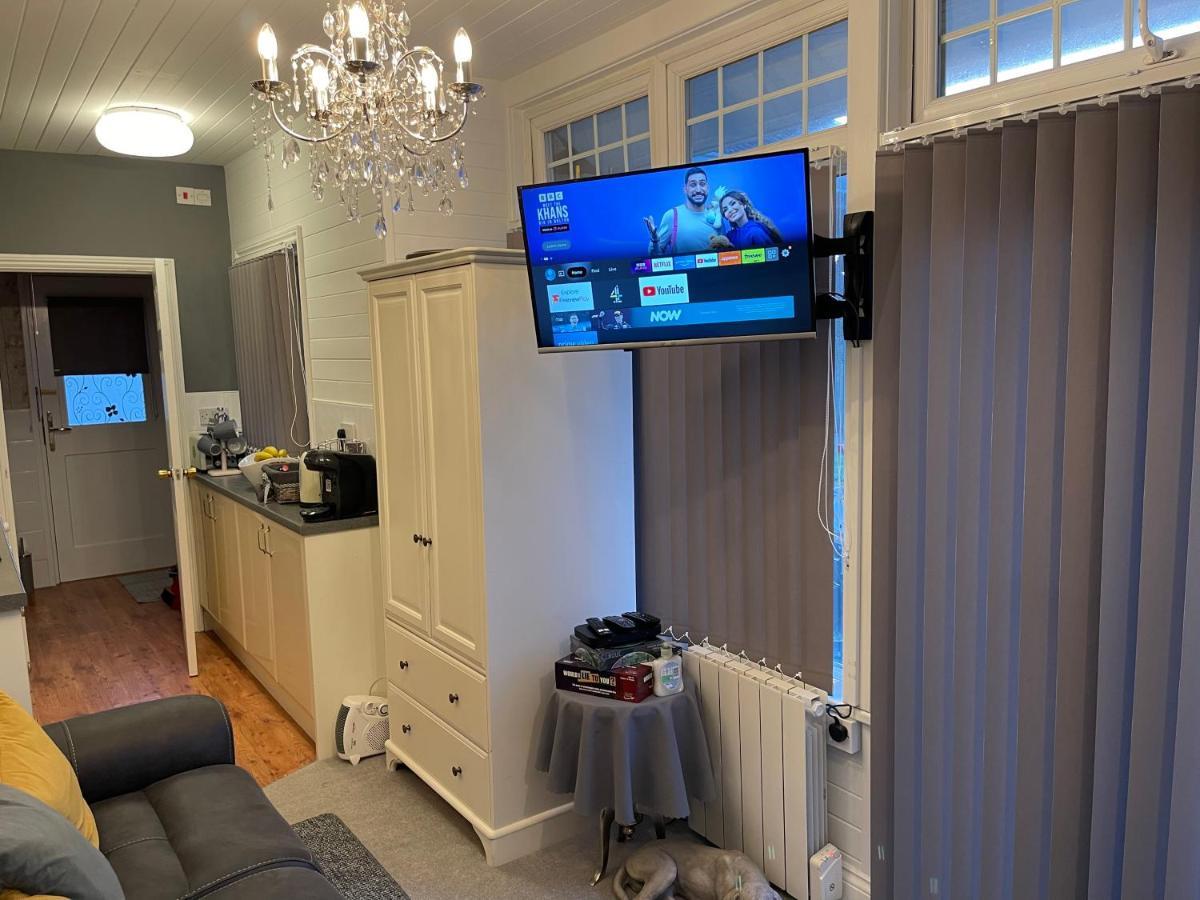 Cosy Cabin By The Seaside With Hot Tub Apartamento Birchington-on-Sea Exterior foto