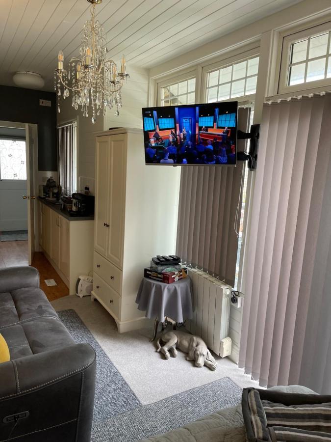 Cosy Cabin By The Seaside With Hot Tub Apartamento Birchington-on-Sea Exterior foto