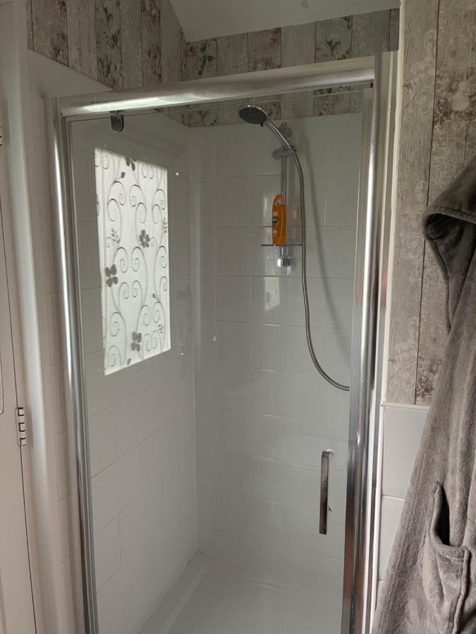 Cosy Cabin By The Seaside With Hot Tub Apartamento Birchington-on-Sea Exterior foto