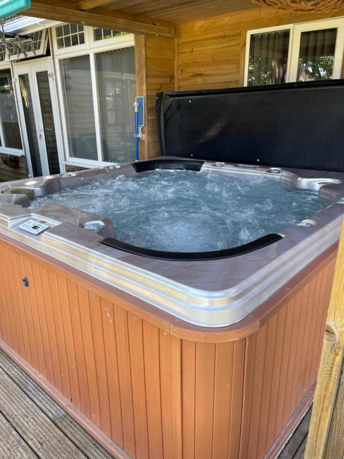 Cosy Cabin By The Seaside With Hot Tub Apartamento Birchington-on-Sea Exterior foto